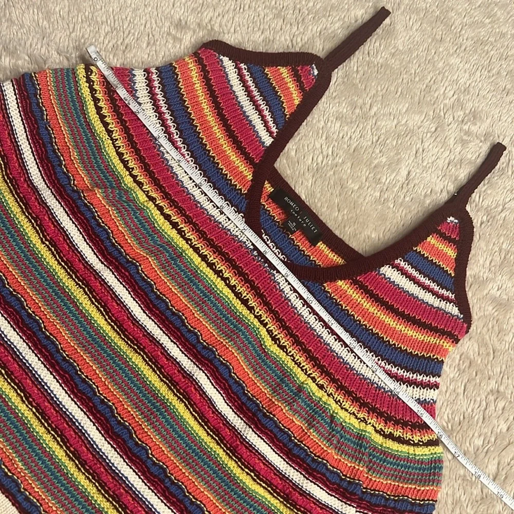 ROMEO + JULIET COUTURE Good Vibes Crotchet Top - Picture 6 of 7